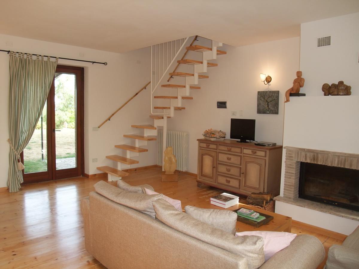 Agriturismo Pian Di Frattina Fabro Bagian luar foto